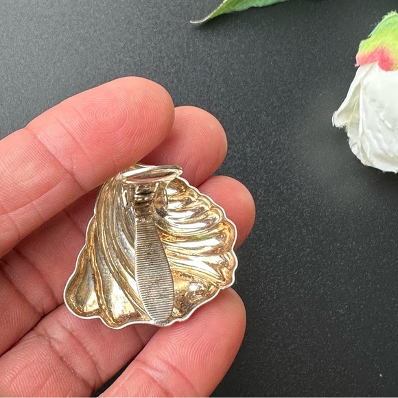 VTG Chr. DIOR Silver Tone Oversized Shell Clip Earrings - Picture 8 of 9